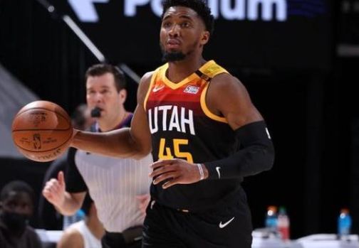 眼睛发红 眼睛发红