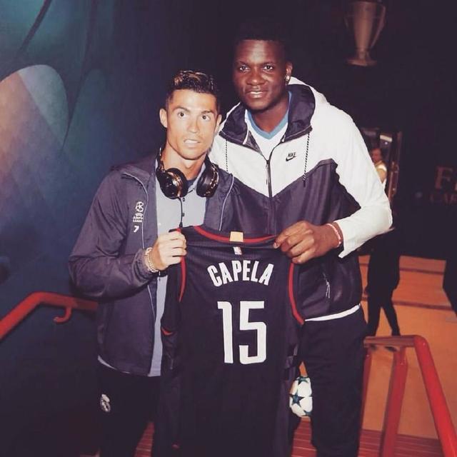 勇夺金靴，法比奥赛后社媒：感谢队友以及每位愿意相信我的人