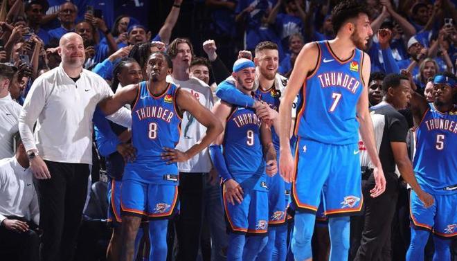 大概率落在 大概率落在